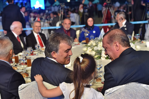 11.Cumhurbaşkanı Abdullah Gül, İstanbul Dostluk Derneği'nin İftarına Katıldı
